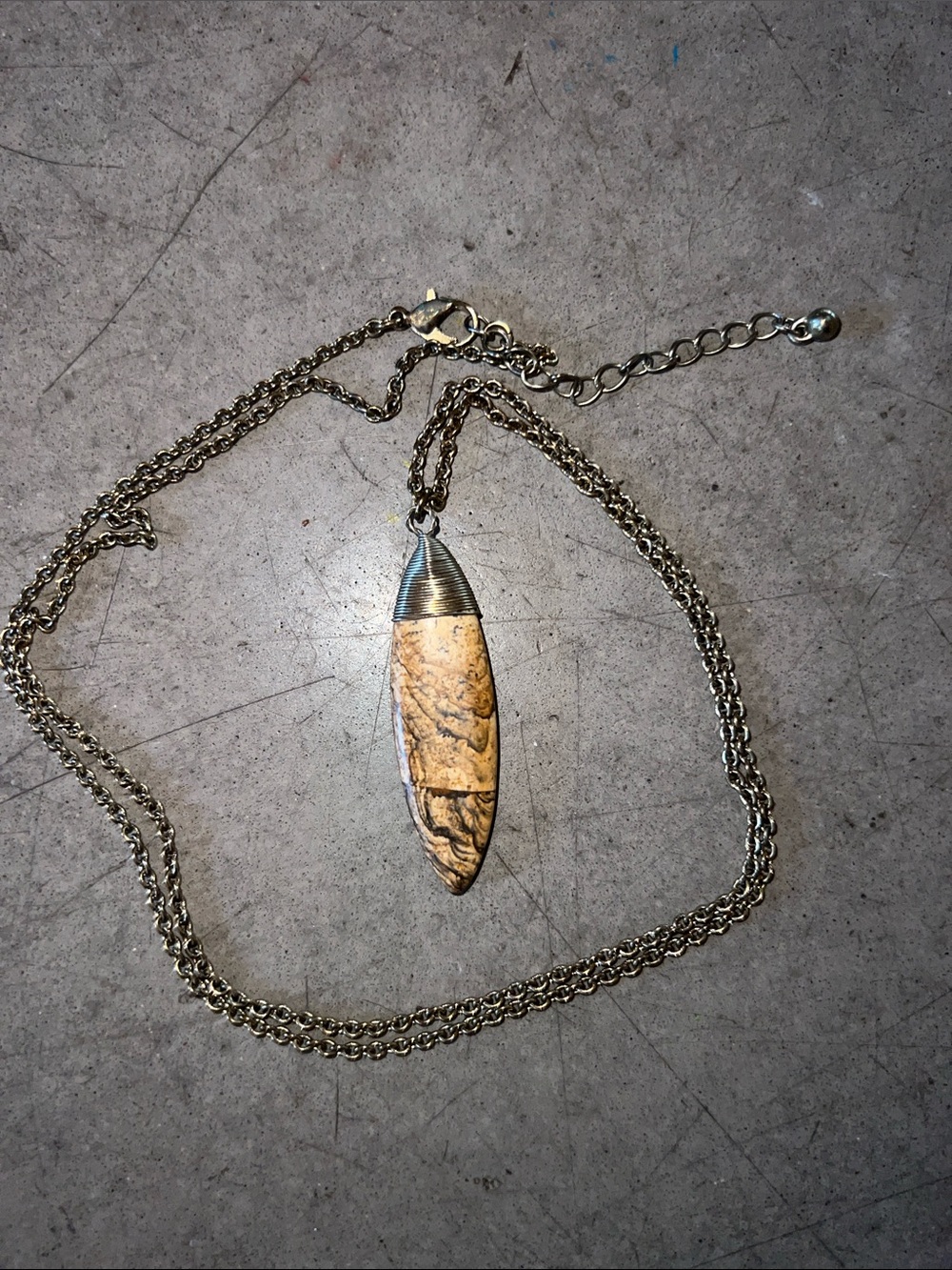 Stone Pendant Necklace in Beige and Silver